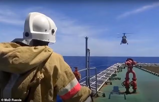 Video cuộc tập trận rầm rộ quy mô lớn của Nga trước thượng đỉnh Putin - Biden ảnh 4