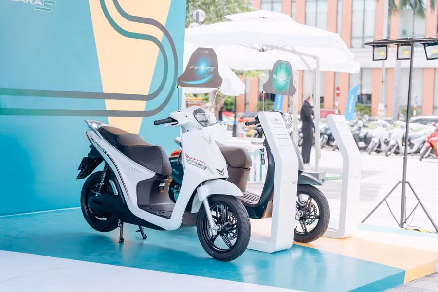 Xăng tăng chóng mặt, xe máy điện VinFast “giải cứu” người dùng Việt 