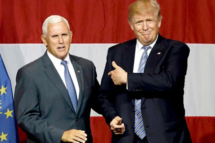 Donald Trump và Mike Pence: Một tấm vé, hai quan điểm khác biệt