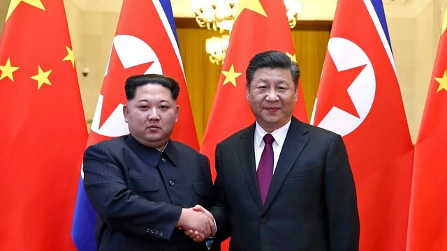 Lãnh đạo Triều Tiên Kim Jong un và Chủ tịch Trung Quốc Tập Cận Bình