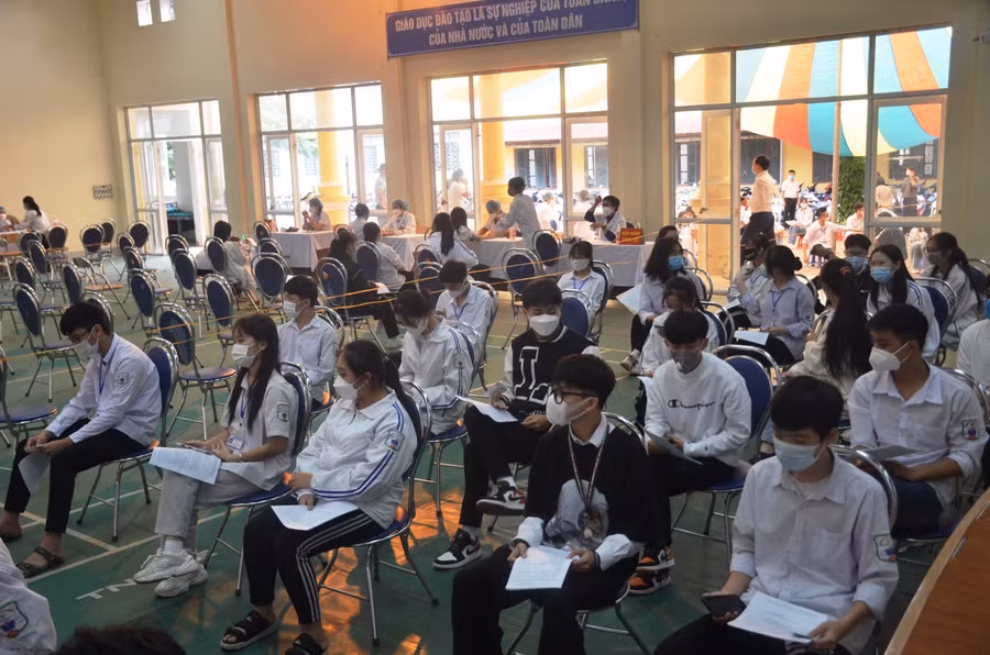 Việc đảm bảo các quy định an toàn phòng chống dịch trong quá trình tiêm cũng được thắt chặt.