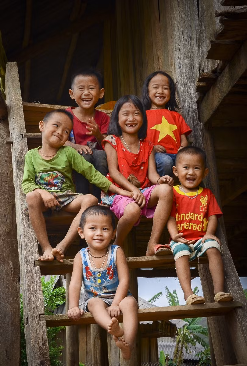 Luôn nở nụ cười tươi và ánh mắt rạng rỡ khi gặp mọi người...