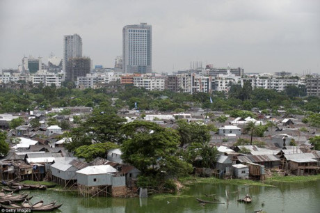 Ảnh phơi bày khoảng cách giàu nghèo trên thế giới - Ảnh 18 Anh phoi bay khoang cach giau ngheo tren the gioi - Anh 18