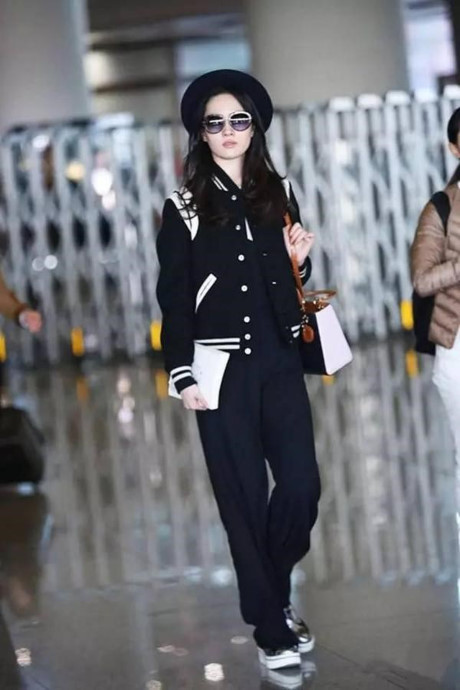 Diện bomber jacket sành điệu như sao châu Á - Ảnh 1 Dien bomber jacket sanh dieu nhu sao chau A - Anh 1