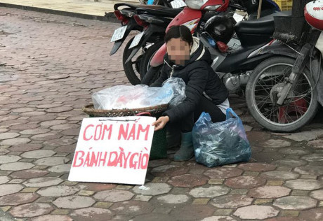 Bí mật siêu lợi nhuận thúng cơm nắm, bánh dày giò vỉa hè - Ảnh 2 Bi mat sieu loi nhuan thung com nam, banh day gio via he - Anh 2
