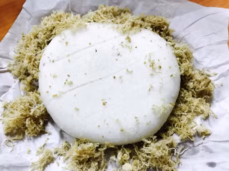 Bi mat sieu loi nhuan thung com nam, banh day gio via he - Anh 1