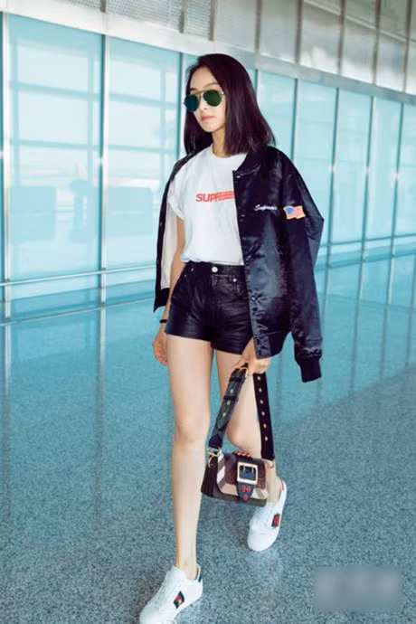 Dien bomber jacket sanh dieu nhu sao chau A - Anh 3