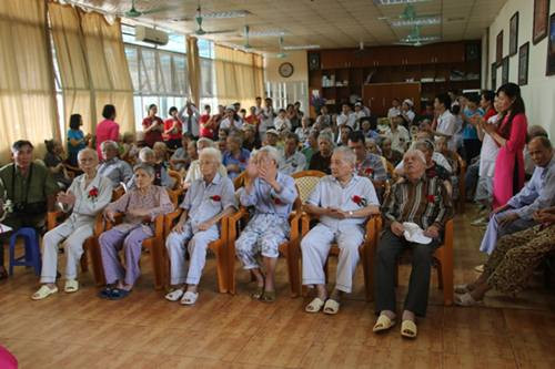 Vu Lan, trung tâm dưỡng lão, cha mẹ, con cái, báo hiếu, rằm tháng 7 Vu Lan, trung tâm dưỡng lão, cha mẹ, con cái, báo hiếu, rằm tháng 7