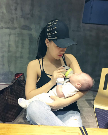 Ngỡ ngàng với vóc dáng của DJ Tít sau 1 tháng sinh con - Ảnh 2 Ngo ngang voi voc dang cua DJ Tit sau 1 thang sinh con - Anh 2