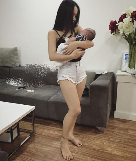 Ngỡ ngàng với vóc dáng của DJ Tít sau 1 tháng sinh con - Ảnh 4 Ngo ngang voi voc dang cua DJ Tit sau 1 thang sinh con - Anh 4