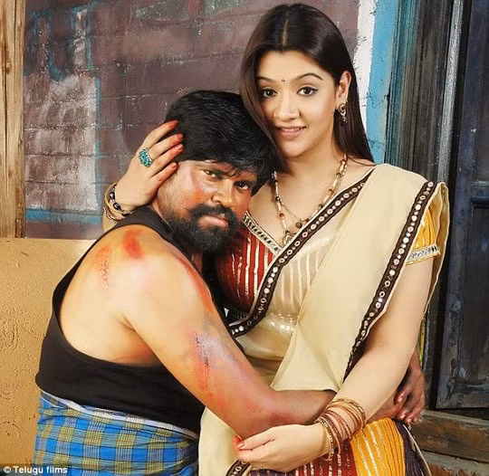 Người đẹp Bollywood qua đời sau phẫu thuật hút mỡ