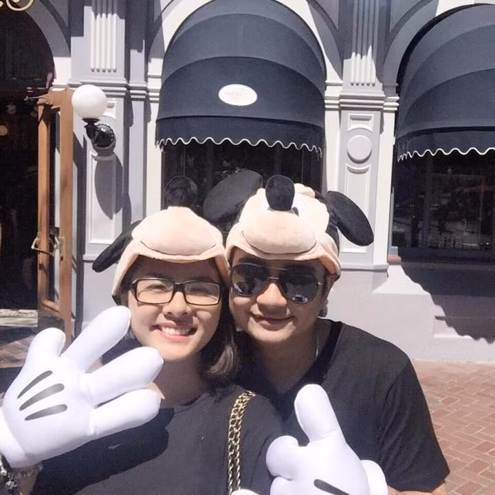 Tiết lộ thân thế ít biết về chồng sắp cưới của diễn viên Vân Trang ảnh 3