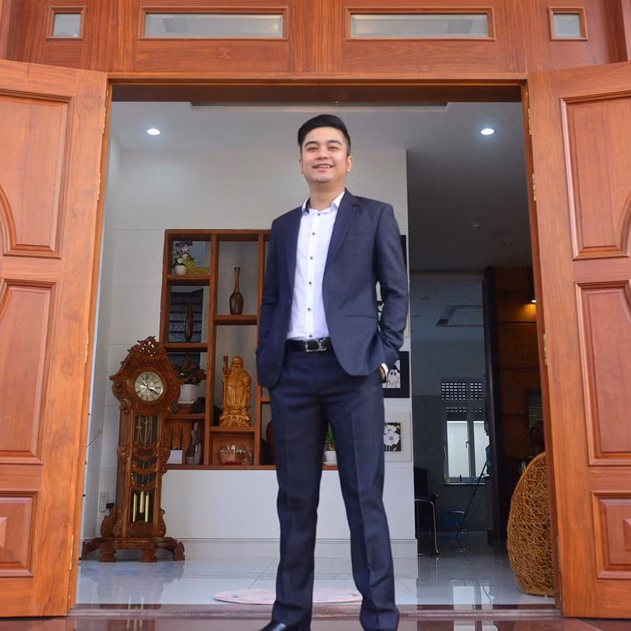 Tiết lộ thân thế ít biết về chồng sắp cưới của diễn viên Vân Trang ảnh 4