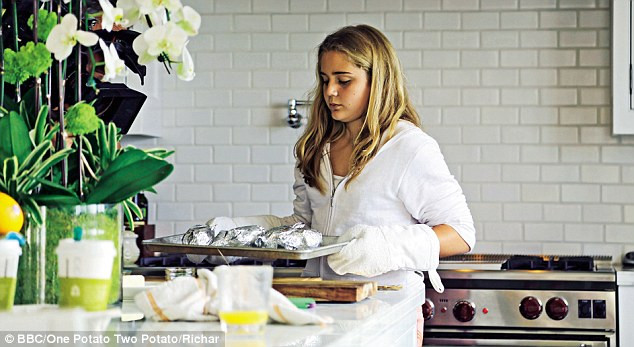 Cách dạy con thú vị của ông bố đầu bếp được hàng nghìn người ngưỡng mộ ảnh 2