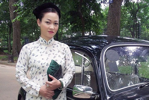 Thu Hường hiện là diễn viên của Nhà hát Kịch Hà Nội. Thỉnh thoảng, chị vẫn nhận lời tham gia một số phim truyền hình. Dù đã bước qua tuổi 40 nhưng nữ diễn viên vẫn còn lẻ bóng. Chị tâm sự bản thân luôn khát khao có một mái ấm gia đình nhưng có lẽ, duyên số chưa mỉm cười với chị. Thu Hương có sở thích ăn chay. Chị thường đọc kinh phật, đi chùa và làm từ thiện.