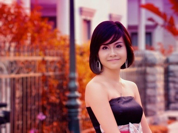 Bé Luyến ngày nào giờ rất xinh đẹp, gợi cảm.