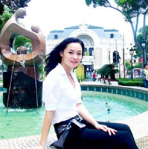 Quách Thu Phương kết hôn khi mới chỉ bước sang tuổi 21, khi sự nghiệp đang ở giai đoạn rực rỡ nhất. Sau vài ba năm chung sống, vợ chồng chị chia tay. Nữ diễn viên tâm sự, cô và chồng cũ sống với nhau rất văn minh, cả hai không hay cãi nhau mà chỉ lặng lẽ xa nhau.