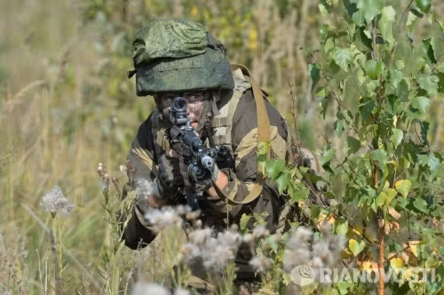 Cận cảnh xe chiến đấu của bộ đội Nga bị lật ngửa trong tập trận - Ảnh 2