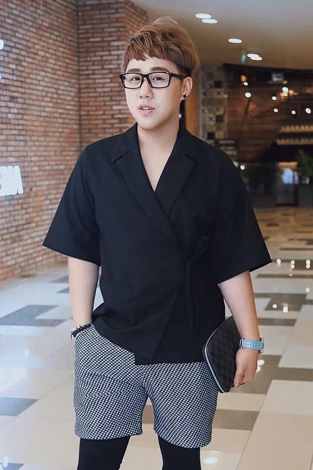 diem my 9x dien vay yem, khoe lung tran nuot na hinh anh 8