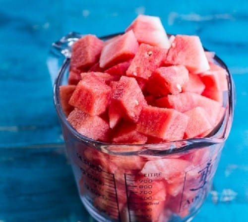 Dưa hấu tuyết, đồ uống giải khát tuyệt hảo ngày hè - Ảnh 1 Dưa hấu tuyết, đồ uống giải khát tuyệt hảo ngày hè - Ảnh 1