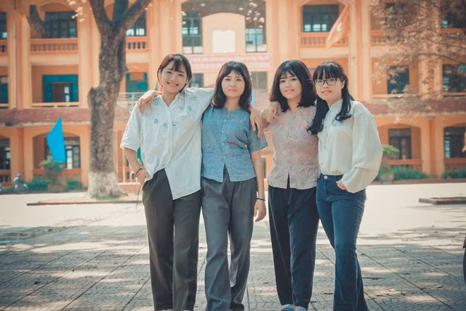 5 bộ ảnh kỷ yếu vui, độc, lạ gây sốt dân mạng