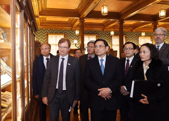 Thủ tướng Phạm Minh Chính: Chúng ta tự hào về mối quan hệ đầy “duyên nợ” giữa hệ thống các Viện Pasteur của Việt Nam với Viện Pasteur Paris, cần củng cố và phát huy hơn nữa mối quan hệ này trong tương lai. Ảnh: TTXVN.