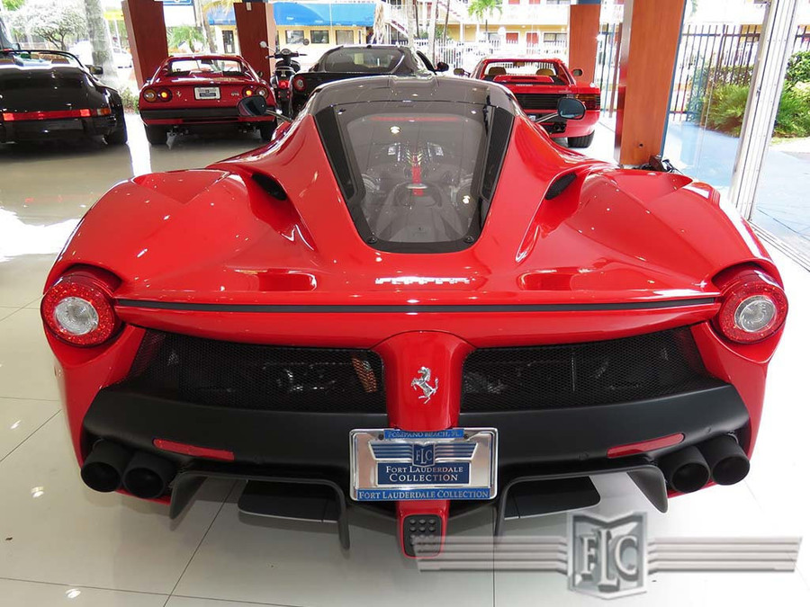 Theo Carscoops, với 4,7 triệu USD, bạn có thể mua được một chiếc Porsche 918 Spyder cũ, một McLaren P1 và một Lamborghini Aventador SV Roadster hoàn toàn mới.