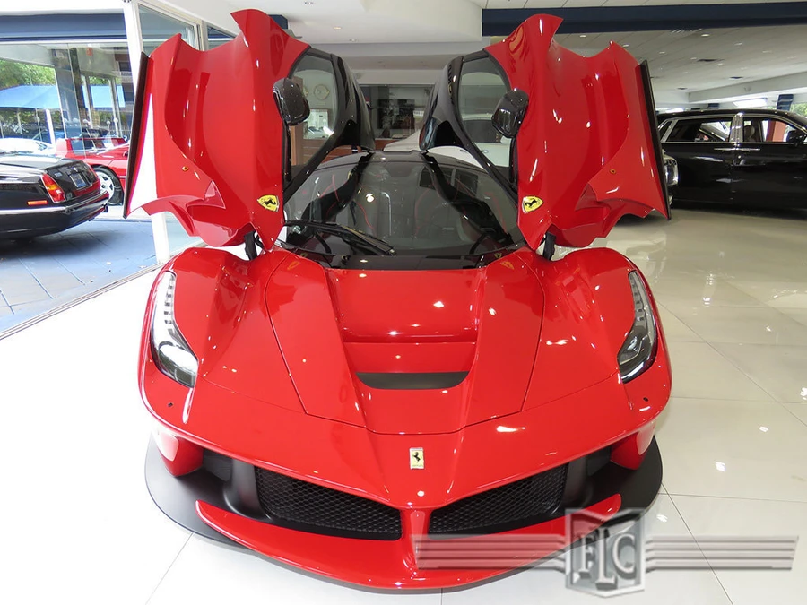 LaFerrari đã qua sử dụng được rao bán 4,7 triệu USD