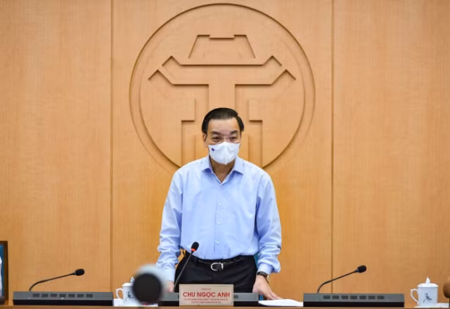 Chủ tịch UBND TP Hà Nội Chu Ngọc Anh chủ trì cuộc họp.