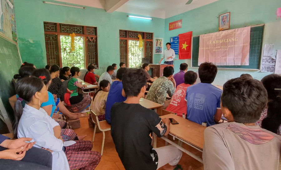 Lớp đào tạo trình độ sơ cấp kỹ thuật chăn nuôi, phòng trị bệnh cho trâu, bò tại bản Chăn Nuôi, xã Phìn Hồ. Lớp đào tạo trình độ sơ cấp kỹ thuật chăn nuôi, phòng trị bệnh cho trâu, bò tại bản Chăn Nuôi, xã Phìn Hồ.
