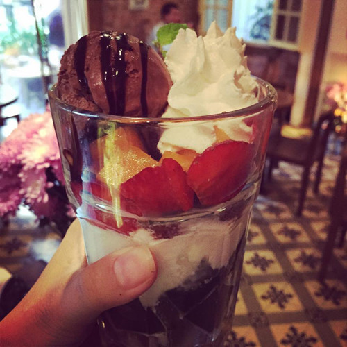 Món này có bán tại 30 Trần Hưng Đạo với giá dao động từ 40.000 đến 50.000 đồng một cốc. Ảnh: Smoothie&Juices. 10401982-380195025469365-46116-5600-4433