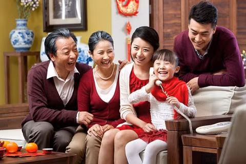 Vợ chồng bình dân: 40 triệu đồng vẫn không đủ tiêu Tết