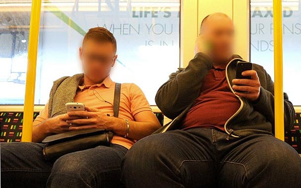 Càng trẻ, càng sử dụng điện thoại nhiều hơn