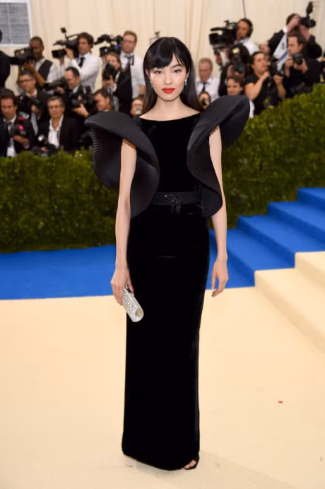 Thoi trang dep hut hon cua sao tren tham do Met Gala - Anh 8