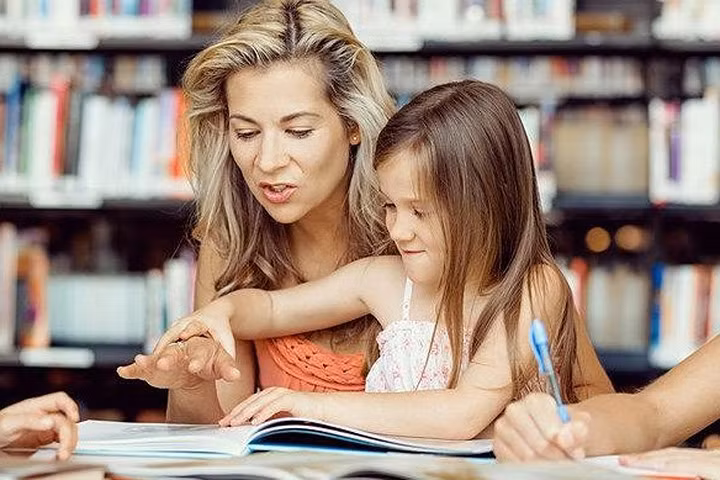 Làm thế nào để cha mẹ tăng cường giao tiếp với con?