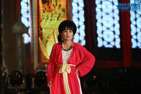 “Hoàng hậu” Trấn Thành bị phế truất, đày vào lãnh cung ảnh 9