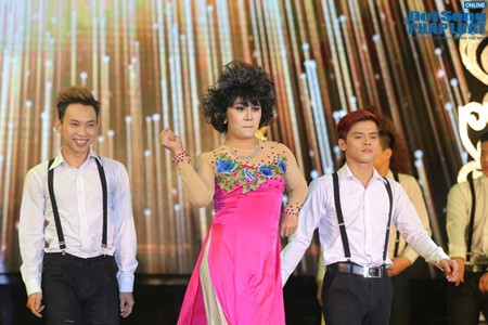 “Hoàng hậu” Trấn Thành bị phế truất, đày vào lãnh cung ảnh 13