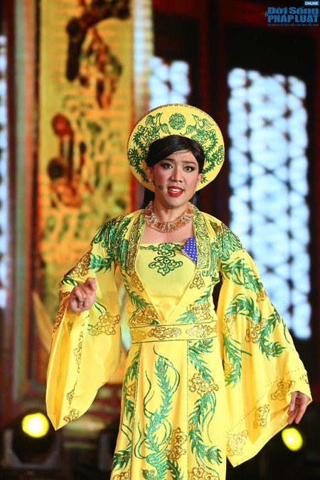 “Hoàng hậu” Trấn Thành bị phế truất, đày vào lãnh cung ảnh 5