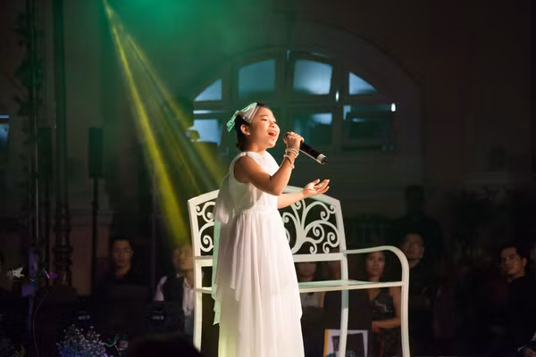 Kyo York cùng các nghệ sĩ gây xúc động trong đêm nhạc Trịnh Công Sơn - Ảnh 16.