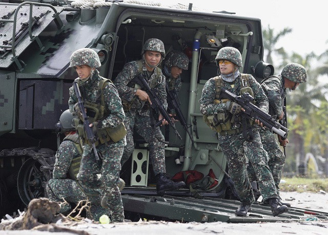 Thủy quân lục chiến Philippines tập trận với những chiếc AAV mới.