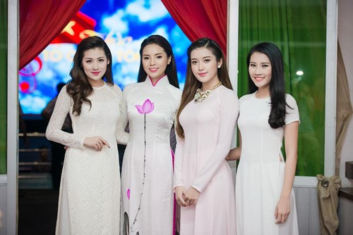 Kỳ Duyên, Huyền My xinh đẹp trong tà áo dài trắng - ảnh 8