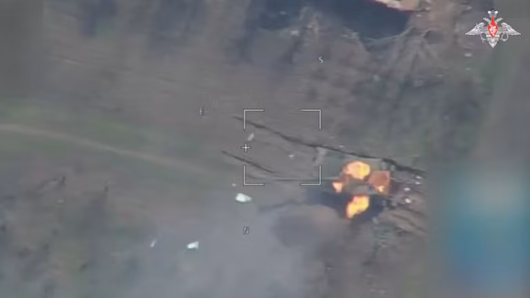 UAV Lancet hạ gục pháo binh Anh.