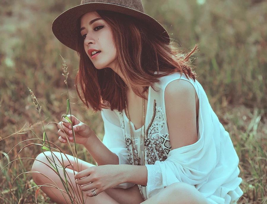 Chi Pu hóa cô nàng du mục cá tính