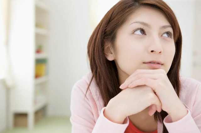 Giờ đây thì cô đã hiểu thế nào là ấm lạnh của tình người rồi, và nhất là thấm thía sâu sắc hơn bao giờ hết cái gọi là “lòng tốt của nhà chồng” (Ảnh minh họa).