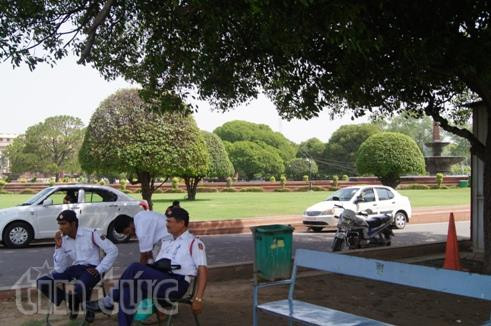 Cây xanh che chở cho người Ấn Độ trong cái nắng đổ lửa ảnh 5