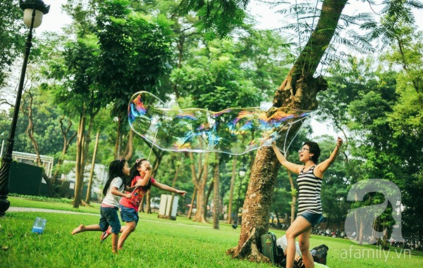 Công thức làm bong bóng xà phòng khổng lồ 5 Công thức làm bong bóng xà phòng khổng lồ 5