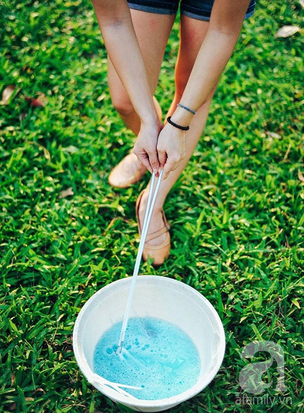 Công thức làm bong bóng xà phòng khổng lồ 1 Công thức làm bong bóng xà phòng khổng lồ 1