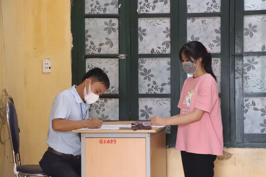 Thí sinh được hỗ trợ rà soát các thông tin cá nhân.