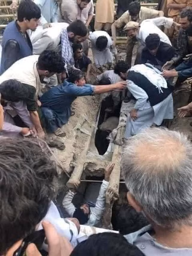 Afghanistan: Hiện trường tan hoang sau trận động đất làm chết ít nhất 1.500 người ảnh 1