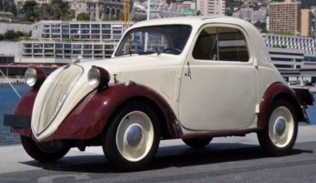 Chiếc 1939 Simca 5 được ra giá từ 8.000-12.000 bảng (11.500 - 17.000 USD). Ảnh: Daily Mail